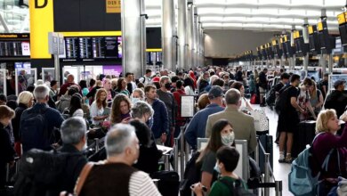 Hitzewelle: Flugverspätungen führen dazu, dass Passagiere in kochend heißen Warteschlangen „ohnmächtig“ werden