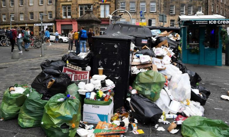 Der Streik der Mülltonnen in Edinburgh breitet sich nach dem Festival aus